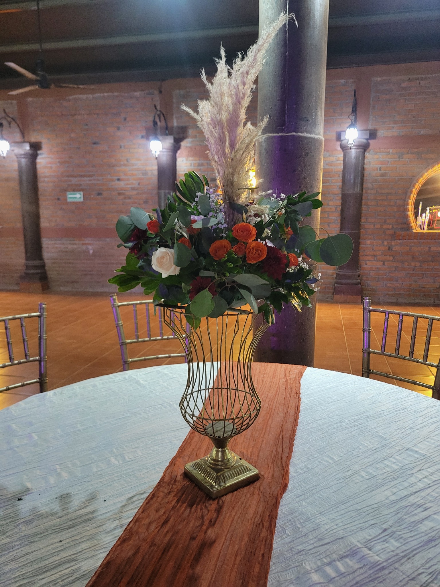 Arreglo floral Elegancia Serena con flores blancas